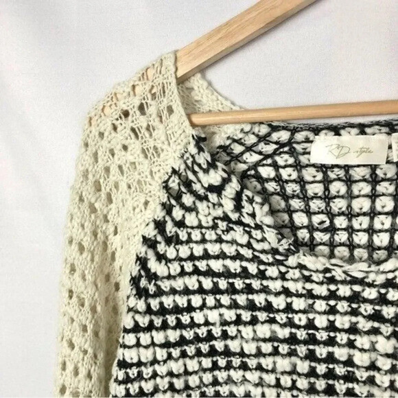 Boutique RD Style Black & White Knit Raglan Sleeve Sweater L - Picture 3 of 4